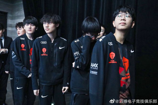 中提供战术 中提供战术