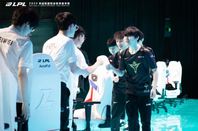 球队难以自 球队难以自