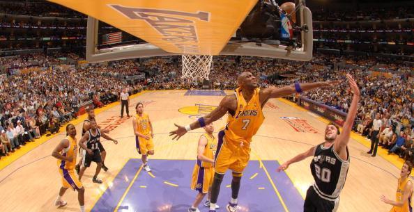 只剩保守选 只剩保守选